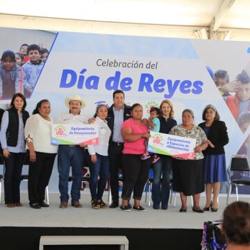 TAM-006-2019.-Festeja Gobernador y Presidenta DIF Tamaulipas, Día de Reyes a la niñez de Jaumave (4) Festeja Gobernador y Presidenta DIF Tamaulipas, Día de Reyes a la niñez de Jaumave.