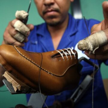 zapateros-créditos Escasez de combustible afecta industria del calzado en Guanajuato