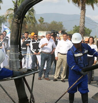 79adc5e153eddbf8d84a277ec57b4a38bfdc47151ece79229a3969de280fb08b Invierte Gobierno de Tamaulipas 20 millones para pavimentación en Victoria.