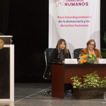 Es sede la UAT del foro sobre democracia y derechos humanos
