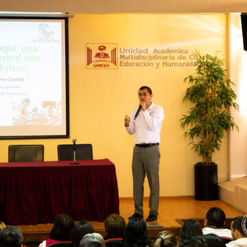 Foto_1_insectos Muestran a universitarios potencial alimenticio de los insectos