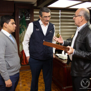 Foto_5_odontología_Carlos_Luna Destaca alumno de la UAT en foro nacional de Odontología