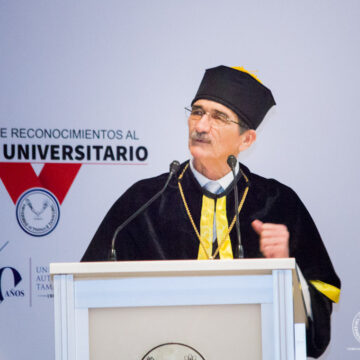 Foto_2_mérito_universitario_05_12_19 Entrega Rector de la UAT reconocimiento al mérito universitario 2019
