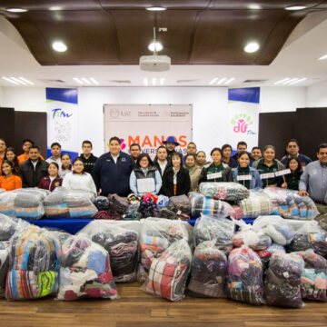 Entrega UAT donativo de cobijas y ropa de invierno al DIF-Tam