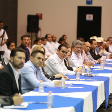 Convoca Gobernador a alcaldes a hacer frente contra coronavirus