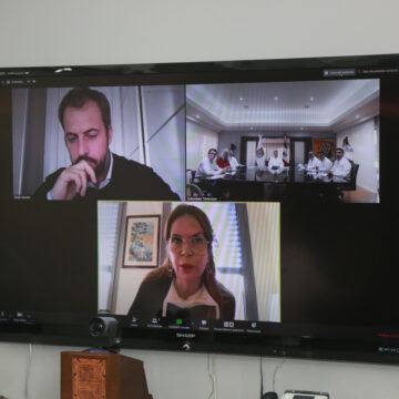 Gobernador de Tamaulipas y equipo de Salud, intercambian experiencias con especialista italiana, ante COVID-19