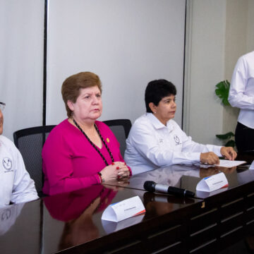 Foto_1_tecnicos_universitarios_26_06 Egresan técnicos universitarios del sistema educativo a distancia de la UAT