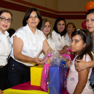 Festeja UAT a hijos de los trabajadores por el Día del Niño