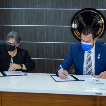 foto-2-firma-de-convenio-23-03-2022 Preside Rector firma de convenio UAT-Comisión de Salud Fronteriza