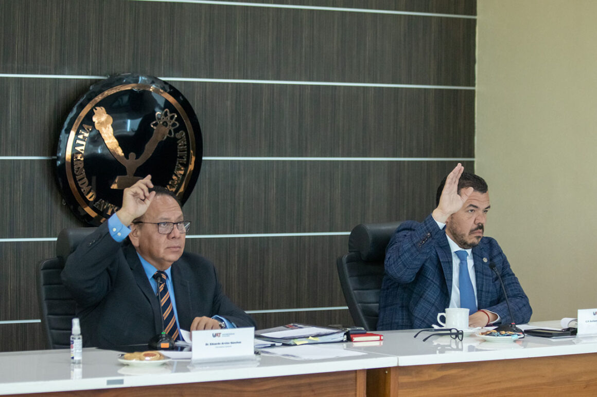 MG_0184 Aprueba UAT nuevo reglamento para su personal académico