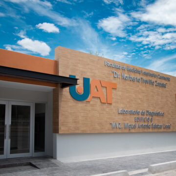 Rector inaugura áreas remodeladas del Laboratorio de Diagnóstico de la FMVZ-UAT