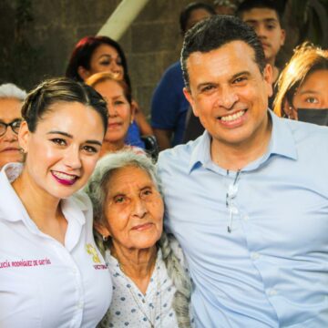 Visitan Lalo y Lucy comités vecinales; Aprueban su trabajo.