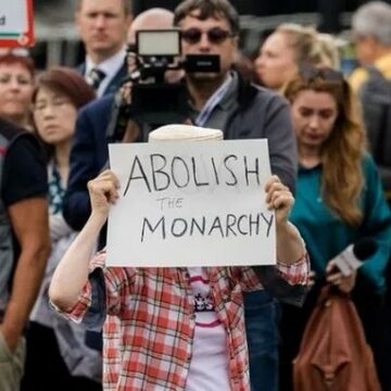 Miles de australianos exigen el fin de la monarquía en día de luto por la reina Isabel II