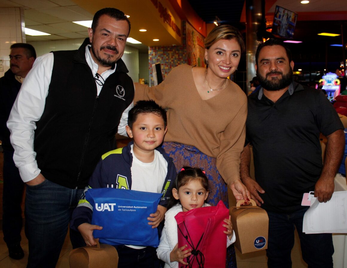 foto 5 festejo sutuat Preside rector eventos prenavideños del SUTUAT en la Zona Sur