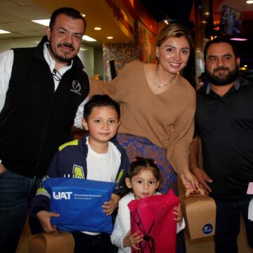 foto 5 festejo sutuat Preside rector eventos prenavideños del SUTUAT en la Zona Sur