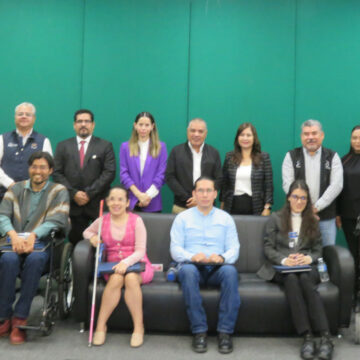 Comparten egresados de la UAT sus experiencias como estudiantes con discapacidad