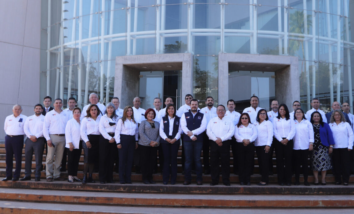 _MG_0120 Plantea rector con directores metas y retos de la UAT para el 2023