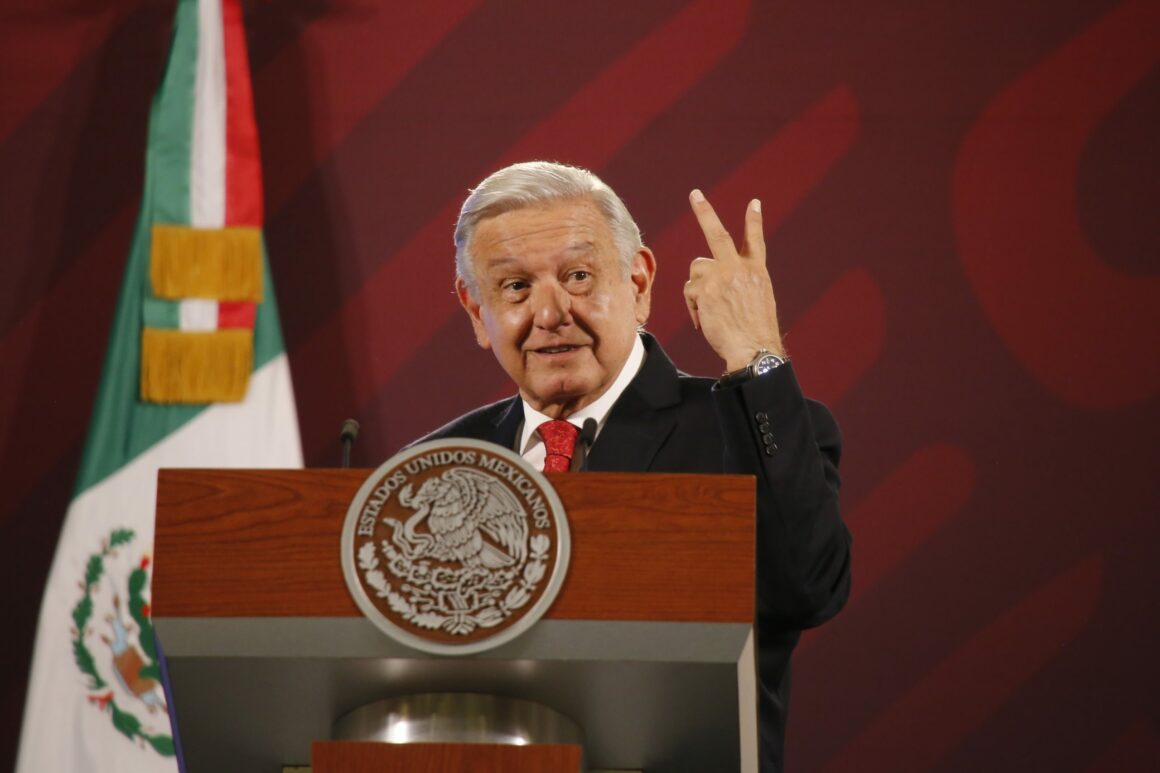 NotiPress - AMLO Mañanera 24-05-2023 Gustavo Torres (NotiPress) AMLO vuelve a darle la vuelta al INE: menciona a Xóchitl Gálvez sin decir su nombre