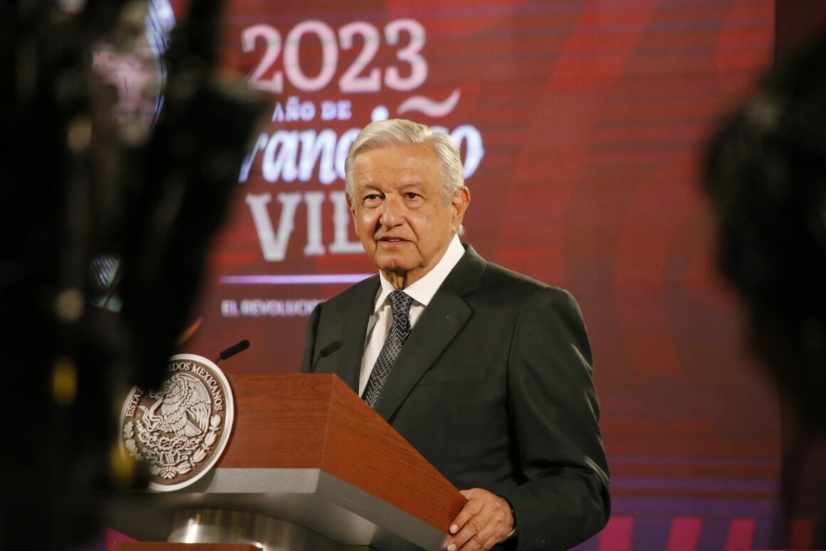 NotiPress - AMLO Mañanera 24-07-2023 Sergio F Cara (NotiPress) «Es una exageración»: AMLO sobre derrame de petróleo en el Golfo de México