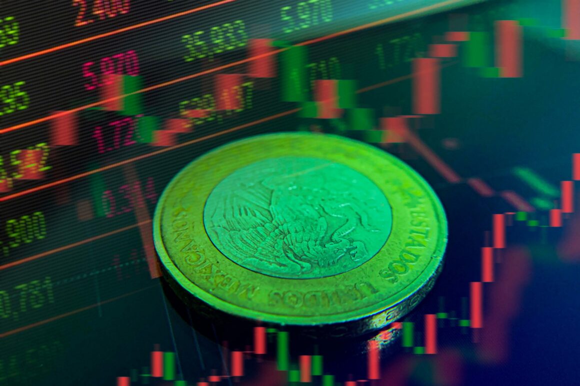 Déficit comercial retrocedió en mayo de 2023 gracias a las exportaciones: Banxico