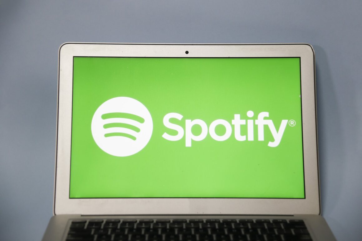 NotiPress - Spotify computadora Gustavo Torres (NotiPress) Spotify anuncia aumento de precios en México