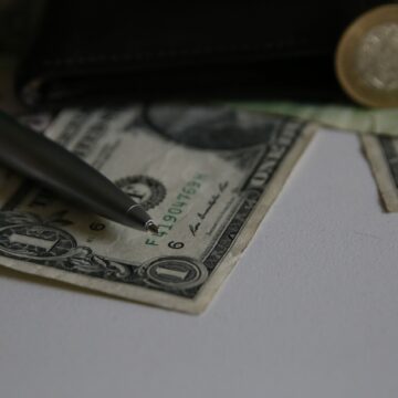 NotiPress - Dólar Alexa Vargas (NotiPress) Deuda mundial está volviendo a su tendencia ascendente: FMI