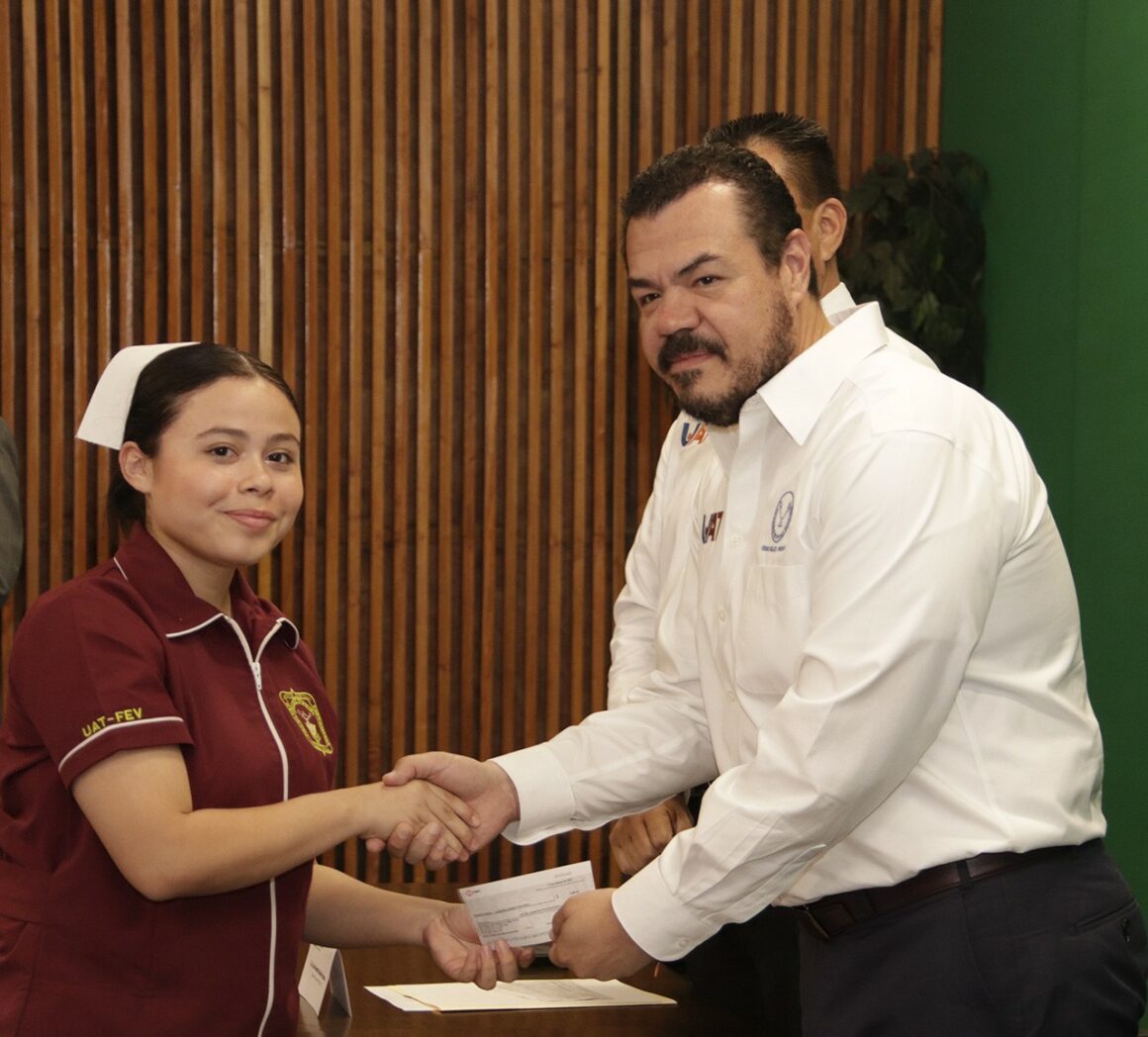 5-10 Apoya UAT superación escolar de hijos del personal docente sindicalizado