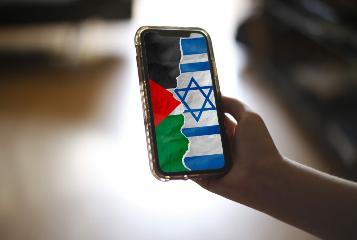 NotiPress - Israel-Palestina Redes Sociales Gustavo Torres (NotiPress_Composición) ¿Las redes sociales han cambiado la narrativa en apoyo a Palestina?