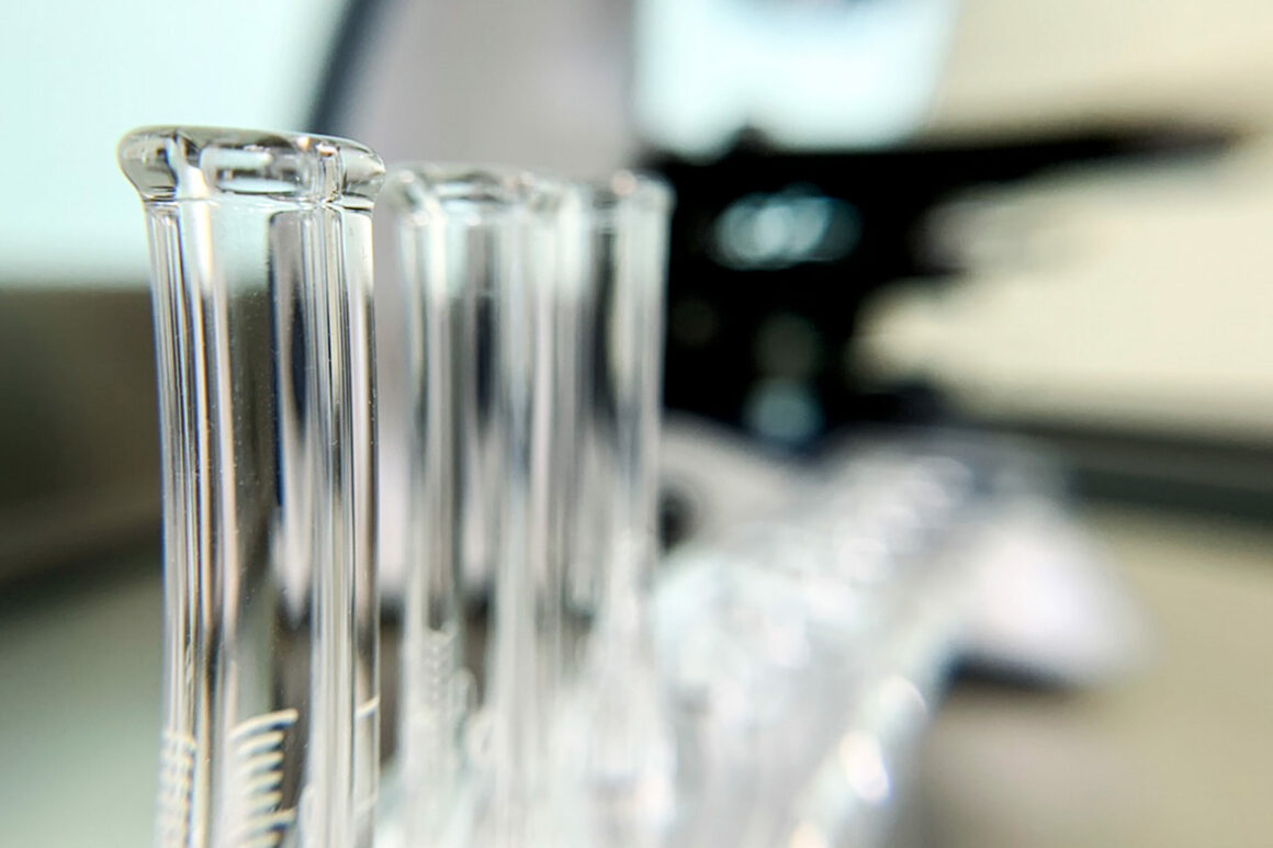 NotiPress - Muestras de laboratorio Sergio Cara (NotiPress) Participación activa de la iniciativa privada, clave para el sistema de salud en México