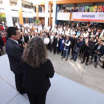 1 (7) La formación humanística de los universitarios es nuestro compromiso: Dámaso Anaya