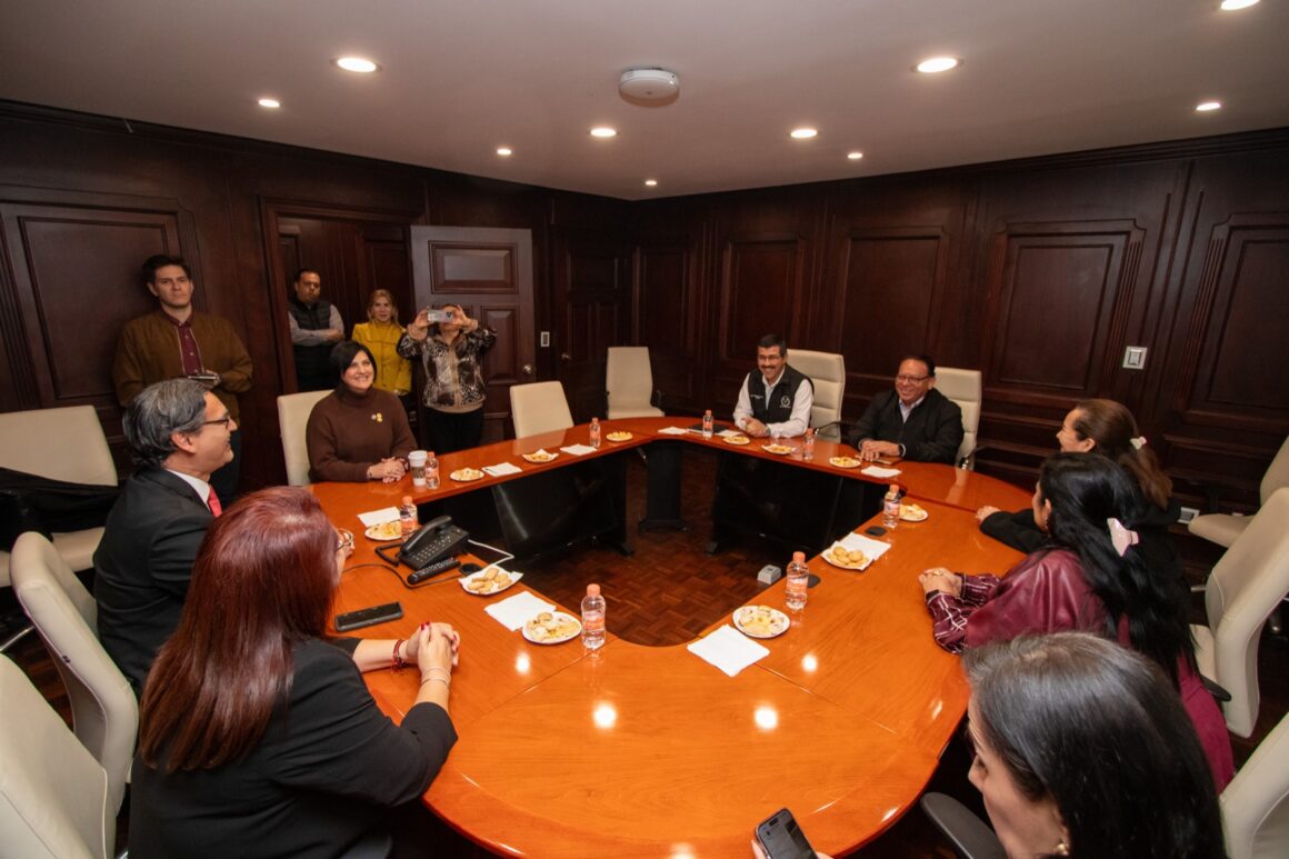 3 (8) Fortalece Dámaso Anaya vínculos de la UAT con legisladores federales