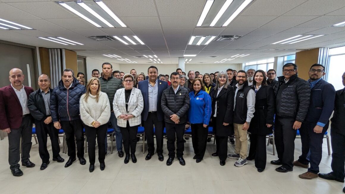 foto-2-1 Buscamos asegurar a la juventud una educación de excelencia: Dámaso Anaya