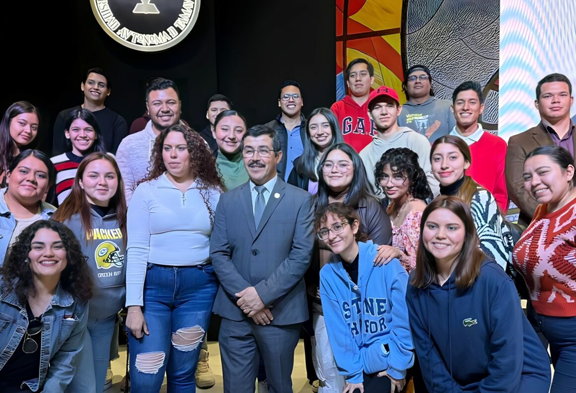 1 (1) El rector Dámaso Anaya presenta a la comunidad la amplia oferta educativa de la UAT