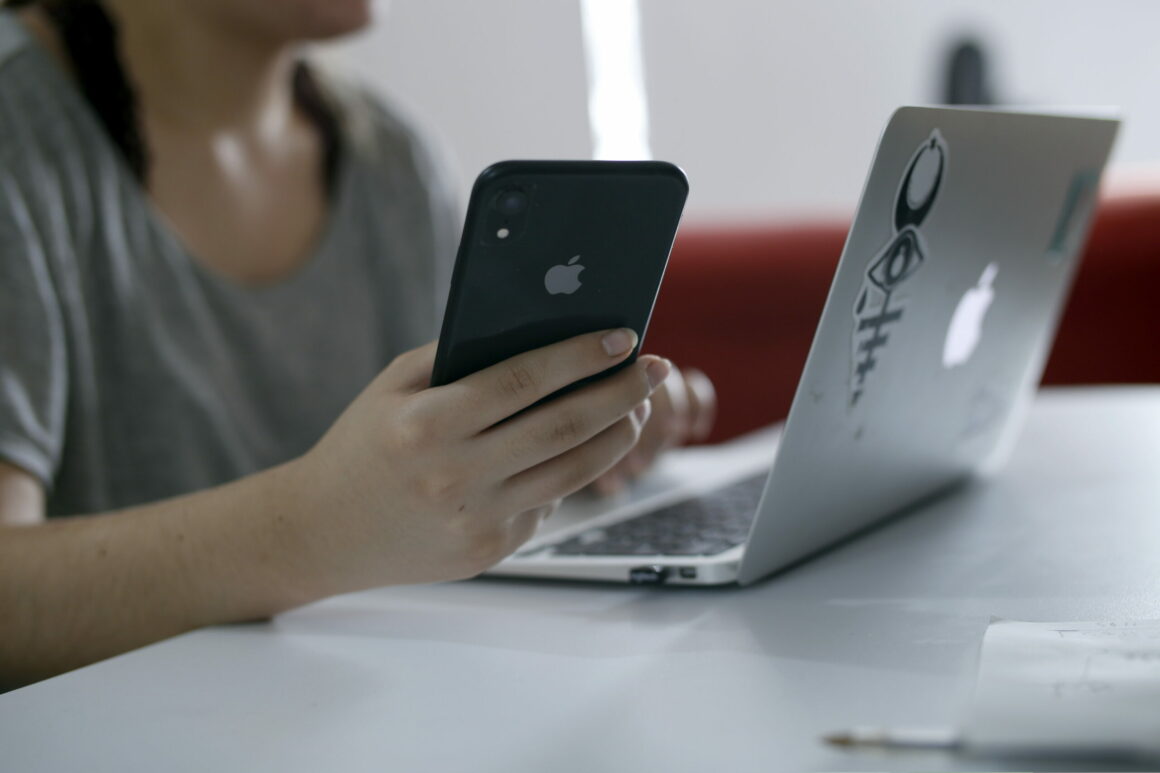 NotiPress - Apple Sergio F Cara (NotiPress) Retos para mujeres en la alta dirección en México y la oportunidad del trabajo híbrido