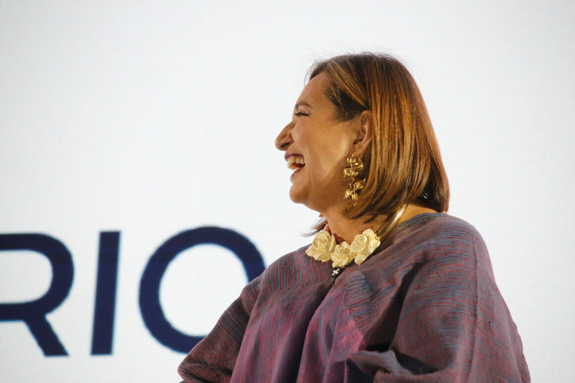 NotiPress - Xochitl Galvez Gustavo Torres (NotiPress) Xóchitl en Ecatepec: propone invertir 129 mmdp para mejorar condiciones a policías