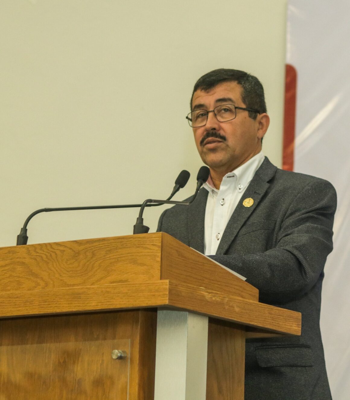 Presenta Dámaso Anaya proyectos (4) Presenta Dámaso Anaya proyectos académicos de la UAT en Nuevo Laredo