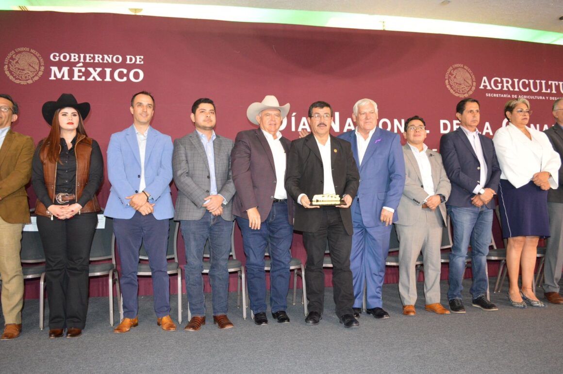 Recibe la UAT reconocimiento nacional (2) Recibe la UAT reconocimiento nacional de la Secretaría de Agricultura y Desarrollo Rural