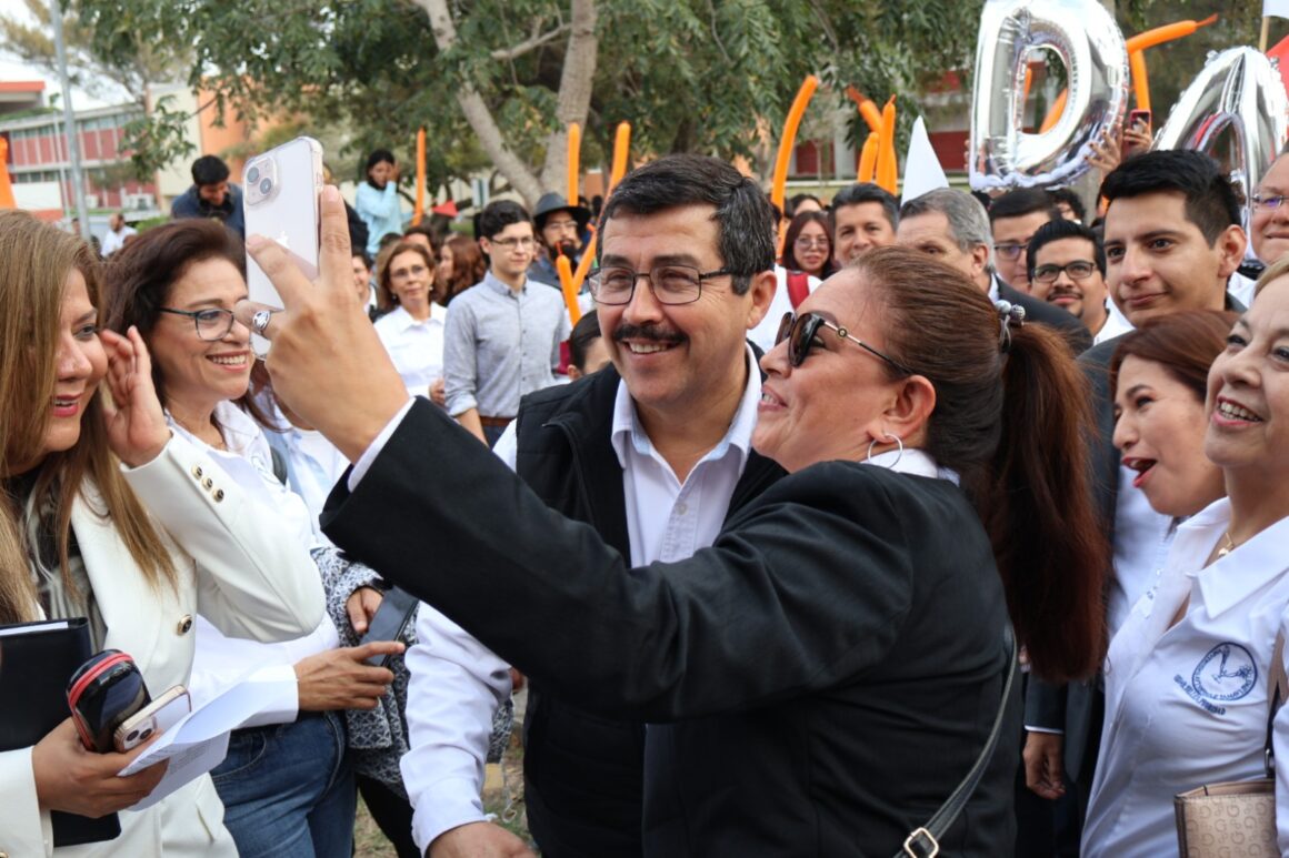 2r Impulsamos una Universidad más humana, transparente y socialmente responsable: Dámaso Anaya