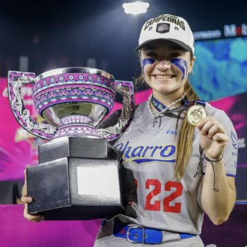 foto 2 deportes 19 03 2024 Felicita rector a las softbolistas de la UAT por hacer historia en la LMS