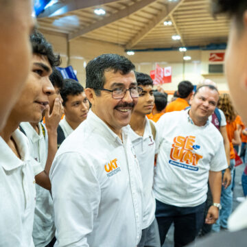 Vive la UAT una fiesta para recibir a estudiantes de bachillerato