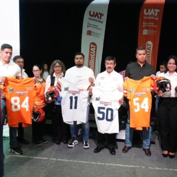 Reconoce la UAT a estudiantes destacados