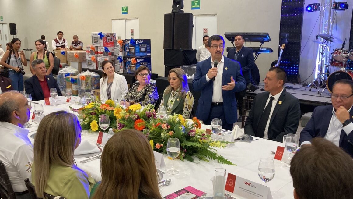 Destaca-el-rector-5 Destaca rector triunfo de emprendedores de la UAT en el certamen de la ANFECA