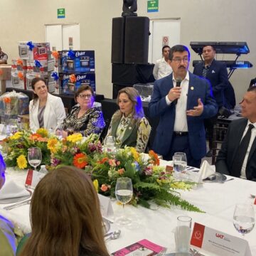 Destaca rector triunfo de emprendedores de la UAT en el certamen de la ANFECA