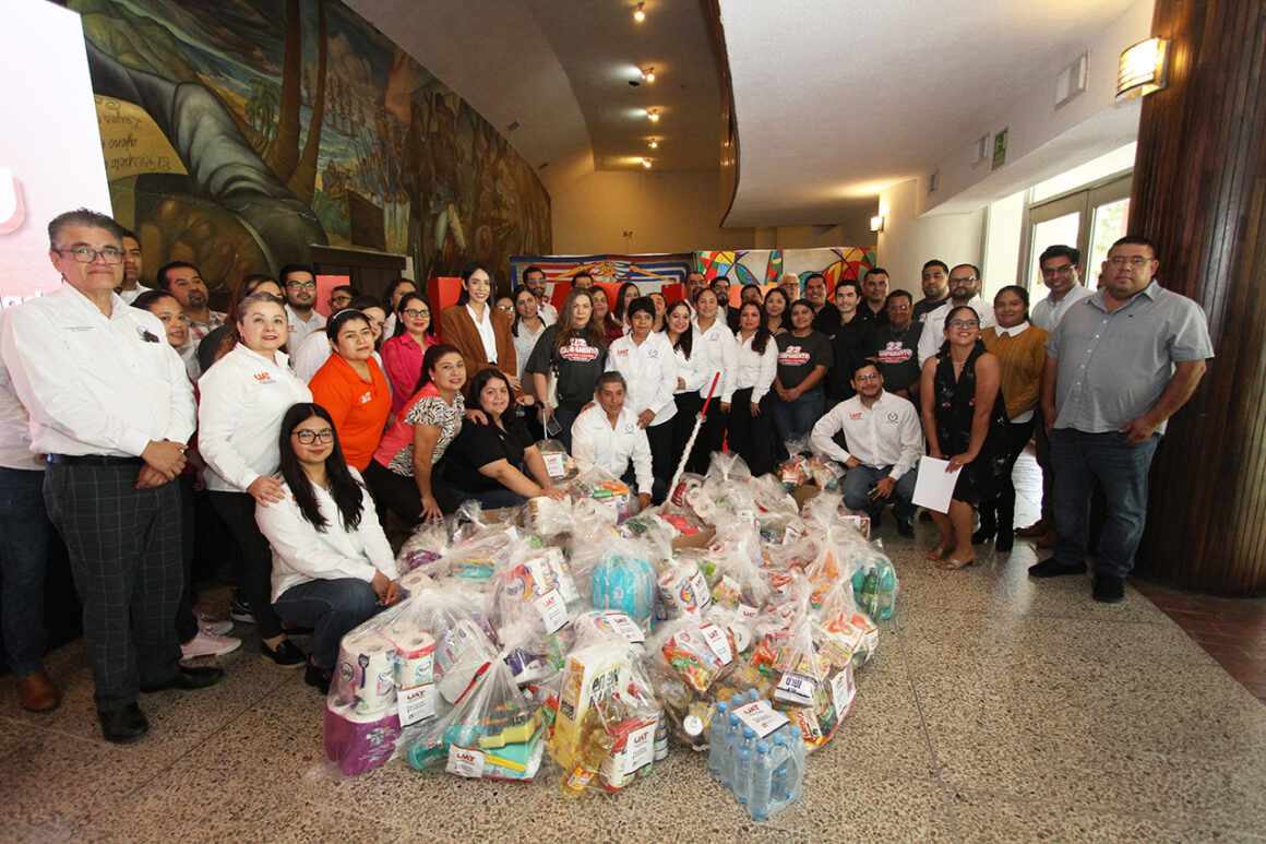 Realiza la UAT colecta de víveres para damnificados por lluvias