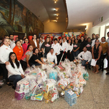 Realiza la UAT colecta de víveres para damnificados por lluvias