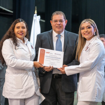 2 Gradúa la UAT nuevos profesionales de medicina veterinaria