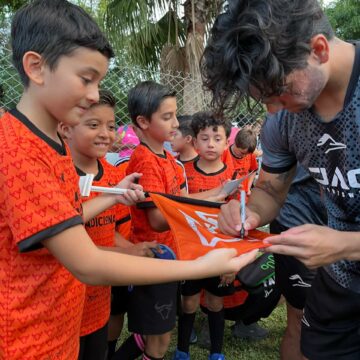 4 Convive Club Correcaminos con niños futbolistas de Ciudad Victoria