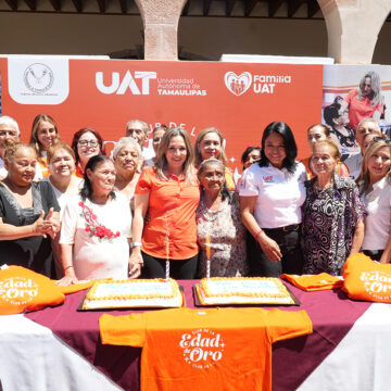 1 Festeja UAT al club universitario Edad de Oro en el Día de los Abuelitos