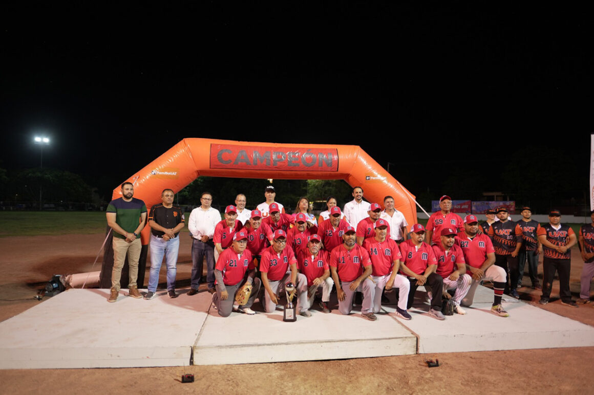 4 (1) (2) Con gran éxito cierra el Torneo de Softbol de Funcionarios, Maestros y Empleados de la UAT