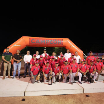 4 (1) (2) Con gran éxito cierra el Torneo de Softbol de Funcionarios, Maestros y Empleados de la UAT